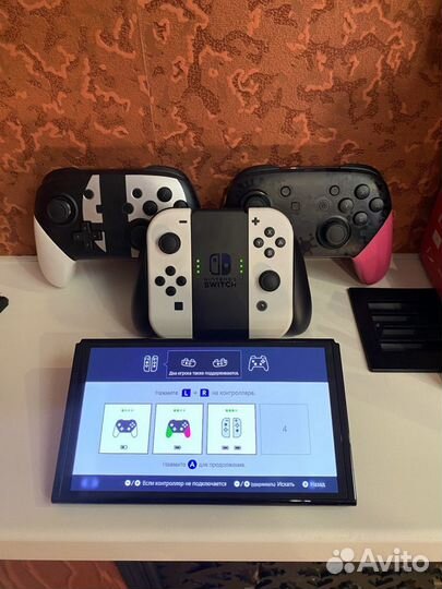 Nintendo Switch Oled прошитая + Pro Controller 2шт