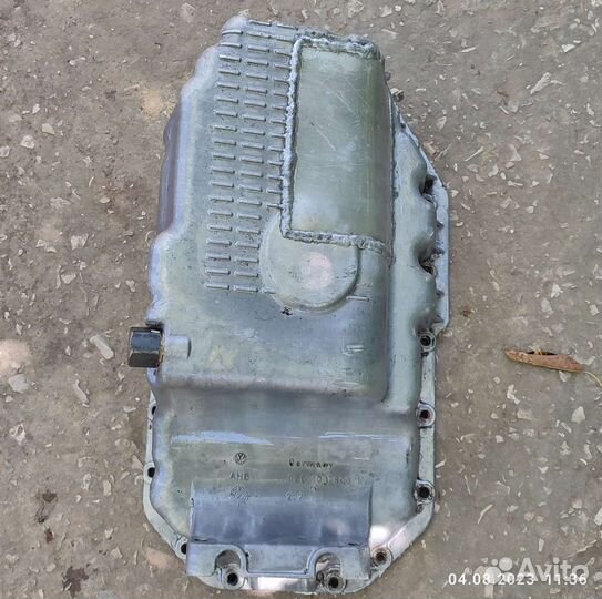 Продается поддон для VW Audi 030103603k