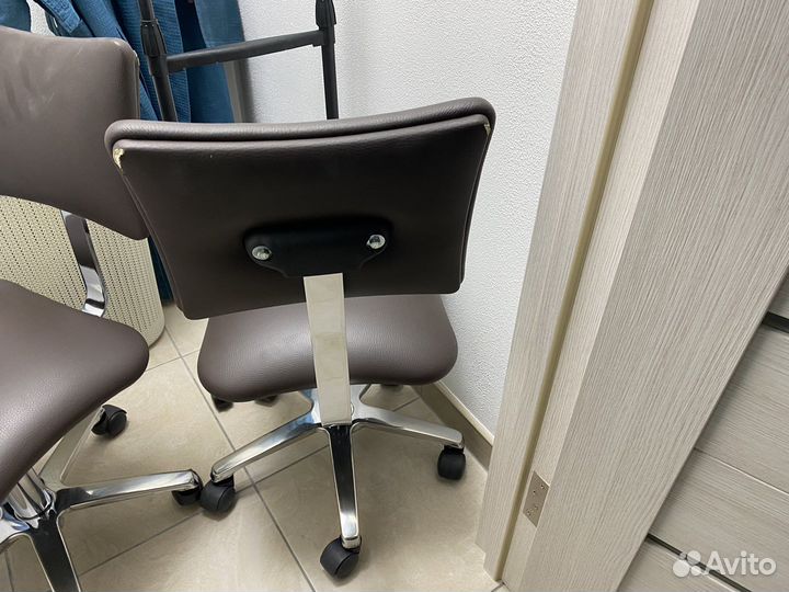 Стул для косметолога бу