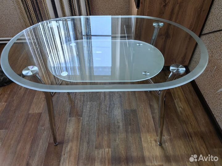 Кухонный стол