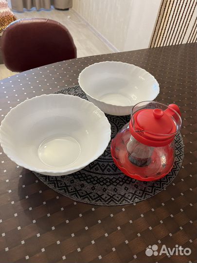 Чайник заварочный и салатники