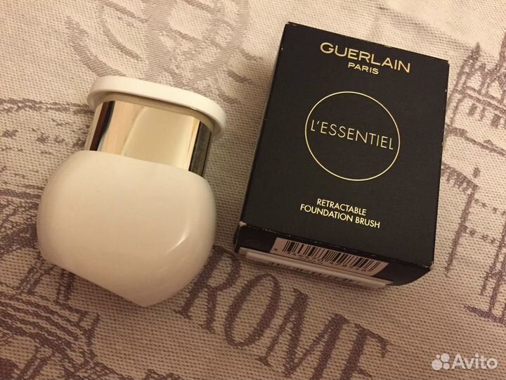 Кисть для макияжа Chanel, Guerlain