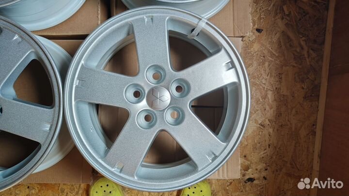 Outlander III диски r16 оригинал