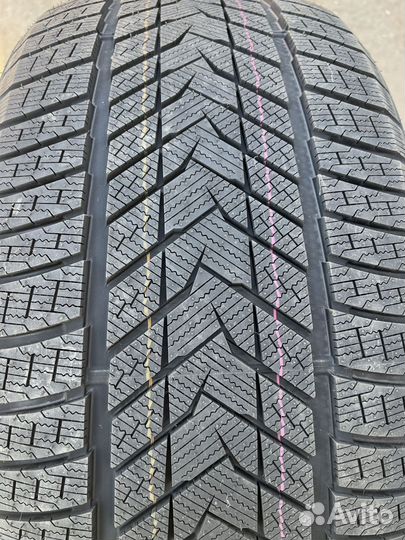 Sonix WinterXPro 999 275/50 R21 122U