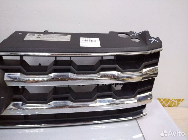 Решетка радиатора Volkswagen Teramont 1 CA1 до