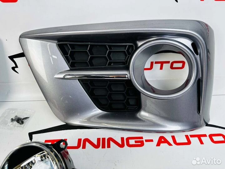 Противотуманные фары Lexus LX570 M8156