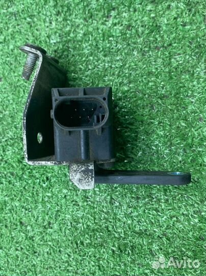 Датчик положения кузова Volvo Xc70 BZ 4871