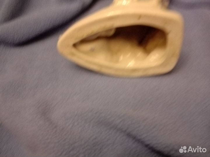 Фарфоровая статуетка