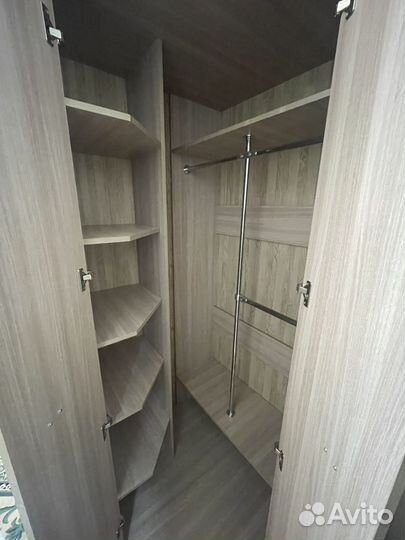 Угловой шкаф