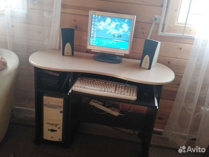 Компьютер со столом