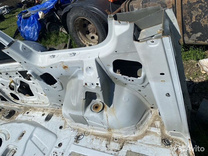 Заднее левое крыло LADA Largus