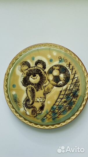 Олимпийский Мишка - футболист (зик)