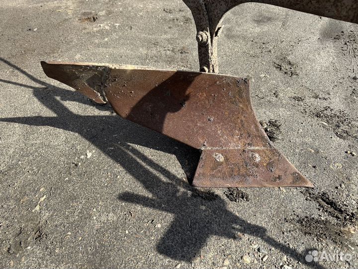 Плуг окучник конный