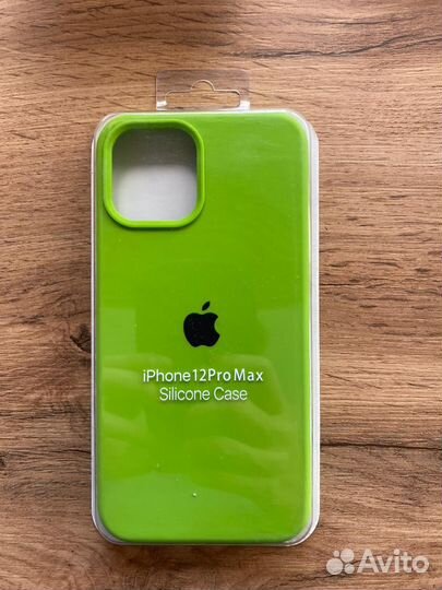 Чехол на iPhone 12