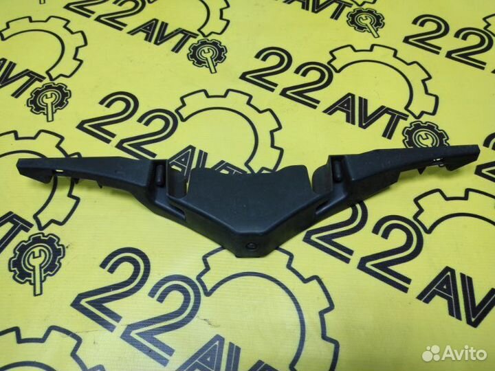 Кожух замка капота Toyota Harrier GSU30 2grfe