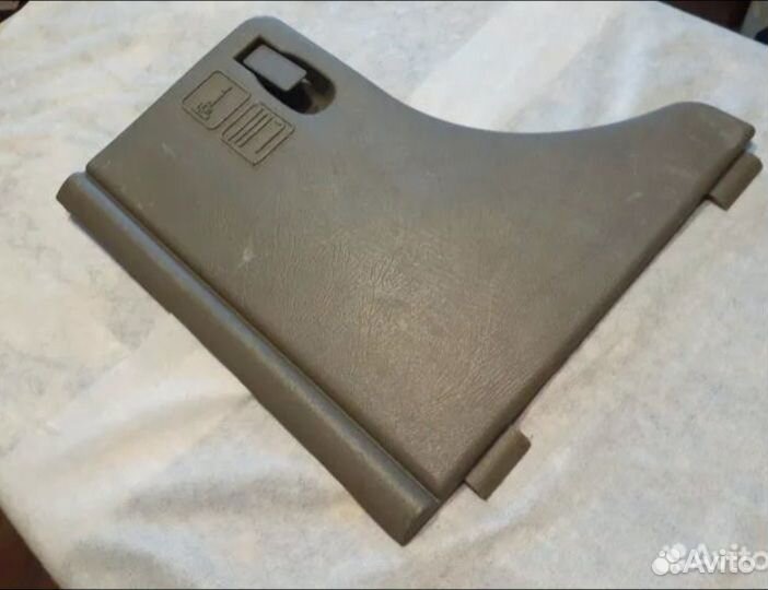 Лючок Багажника Tahoe II 99-06г GM США Салон