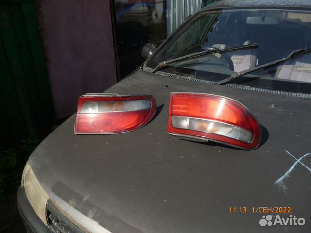 Задний правый фонарь тойота карина