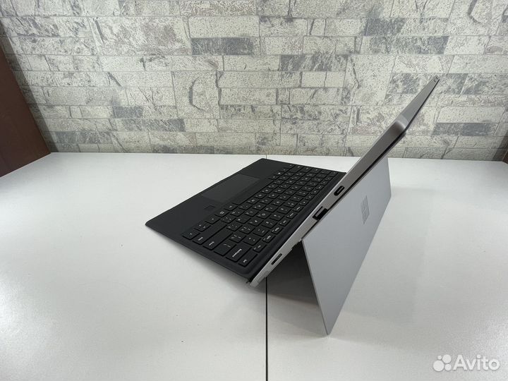 Microsoft Surface pro 7 plus