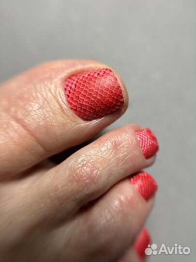 Маникюр, укрепление гелем, педикюр, плёнки