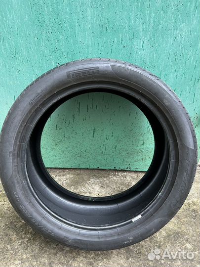 Pirelli P Zero 285/40 R22 и 325/35 R22 110Y