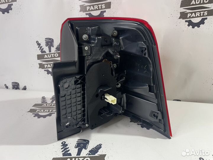 Фонарь задний левый toyota land cruiser 200