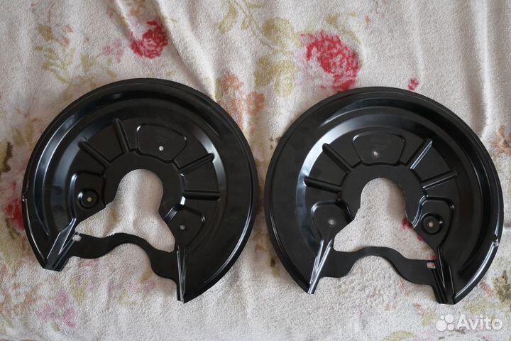 Грязезащитные щиты тормозного диска 1K0615611/2AB