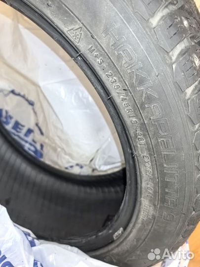 Nokian Tyres Hakkapeliitta 9 235/45 R18