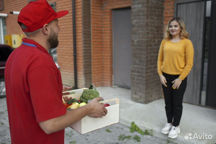 Требуется водитель на личном авто