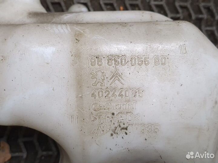 Бачок омывателя Peugeot 3008, 2010