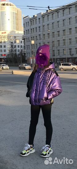 Продам куртку для девочки