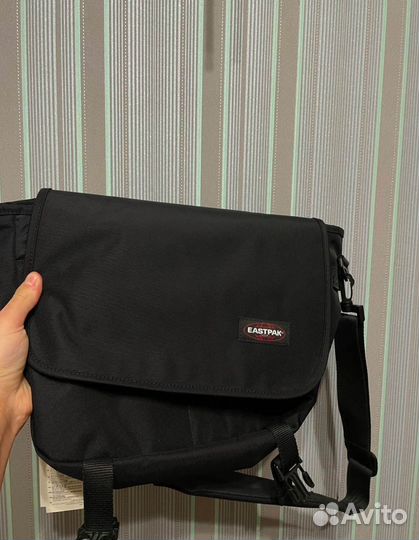Сумка мессенджер eastpak