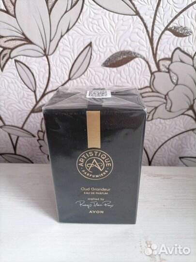 Avon artistique Oud Grandeur