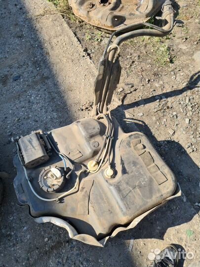 Бензобак Volkswagen Touran 1 1.6 2003