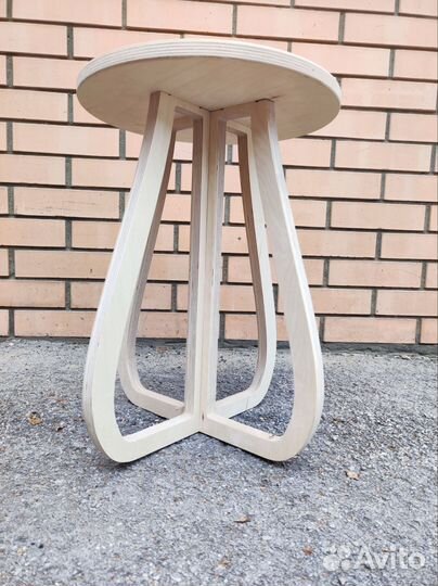 Табуретки деревянные