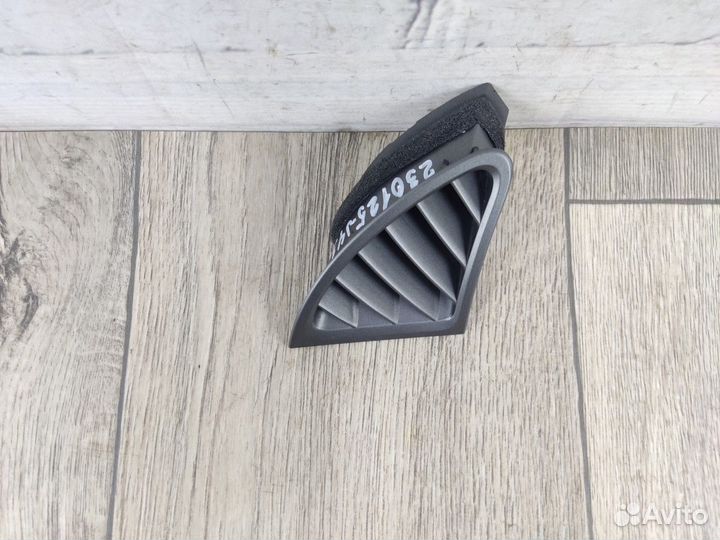 Дефлектор воздушный левый Accent