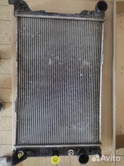 Радиатор охлаждения mercedes w212