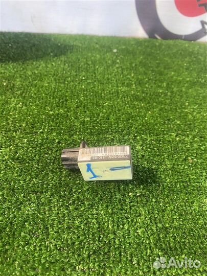 Датчик удара(4) Honda Fit Shuttle GP2 LDA 2012