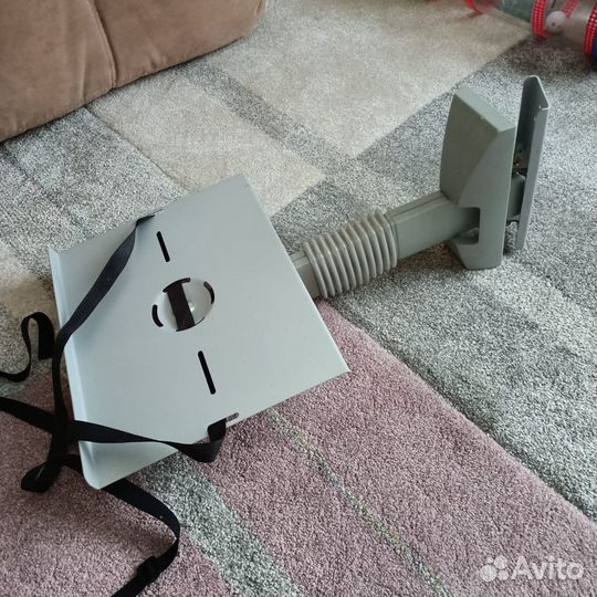 Кронштейн на стену