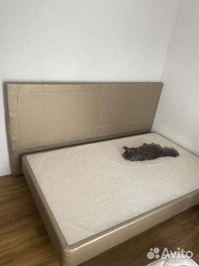 Кровать полутороспальная