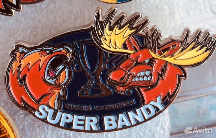 Значки. По. Хоккею. С. Мячем. Супери. Бенди