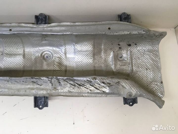 Б/У Б/У Тепловой экран 587200R050 toyota