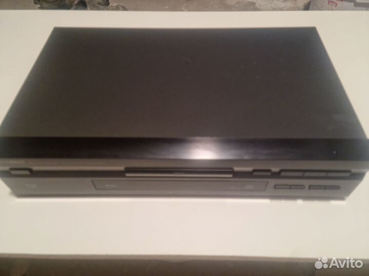 Проигрыватель CD/DVD Yamaha DVD-S796