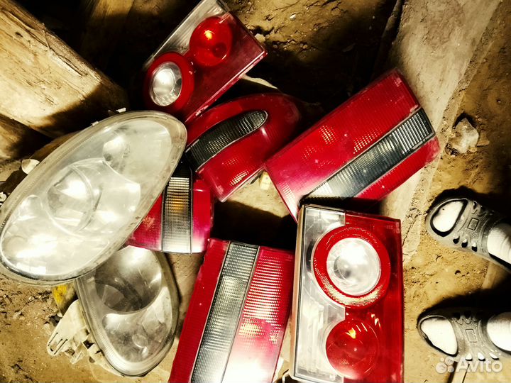 Продам фары на Волгу 155 и 10