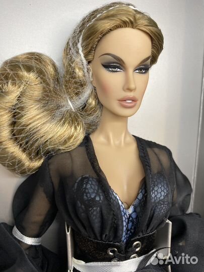Luchia Zadra Close-up Doll IT Direct Exclusive