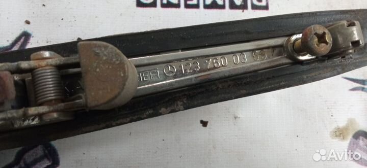 Ручка двери внешняя Mercedes-Benz E W123 зад прав