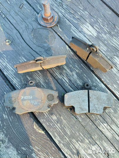 Тормозные колодки рено сандеро степвей