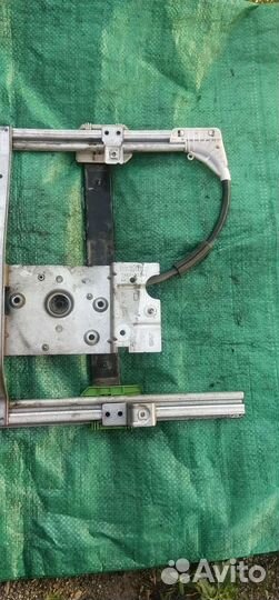 Стеклоподъемник правый Renault