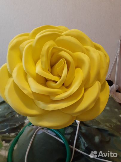 Светильник настольный роза