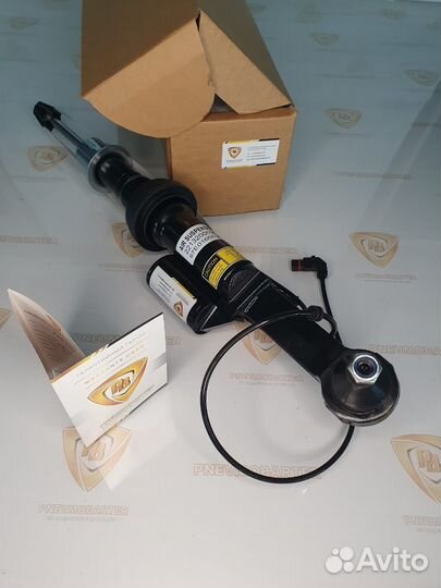 Амортизатор на Mercedes W221 4matic передний