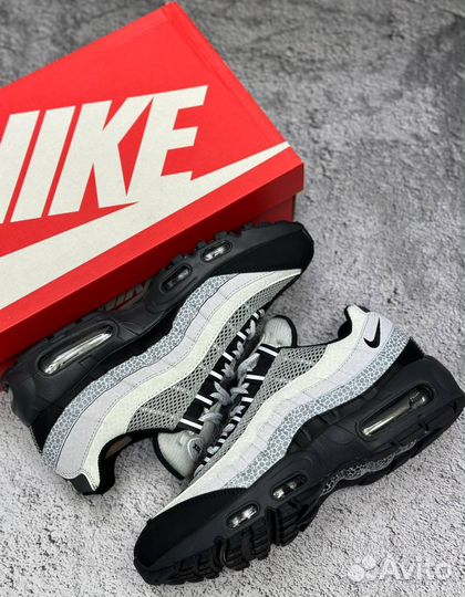 Nike Air Max 95 белые